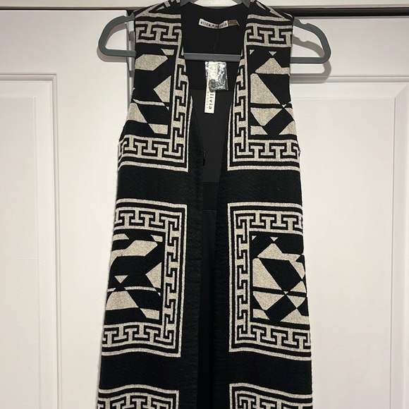 Alice + Olivia Other - Free Shipping  - NWT Alice+Olivia REASONABLE offers considered